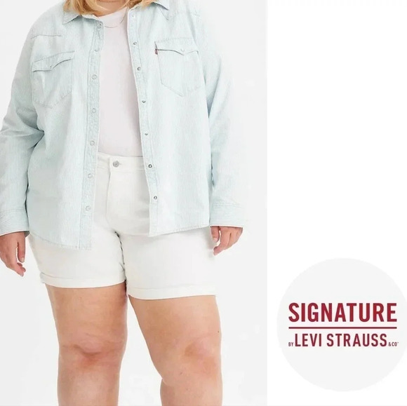Signature by Levi Strauss & Co. High Rise Plus Size Heritage Denim Shorts 28W. - Picture 2 of 16